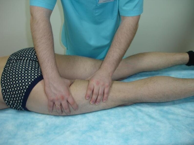 Massaggio per le vene varicose sulle gambe negli uomini